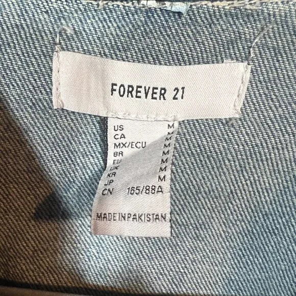 Distressed Forever 21 Jean Jacket NWT Size M - Picture 4 of 7